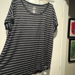 Casual Black and White Striped Women's Tee